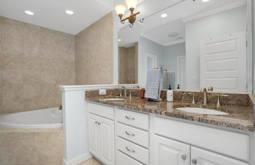 The Blue Pearl - Luxurious beachfront living with community pool! - Foto 46