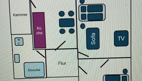 Erdgeschoss-Wohnung mit 2 Schlafzimmern, Balkon und Parkplatz - Foto 2