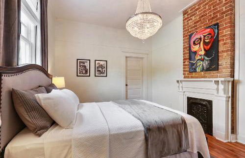 Modern Victorian House With Relaxing Courtyard - Near FQ - Foto 7