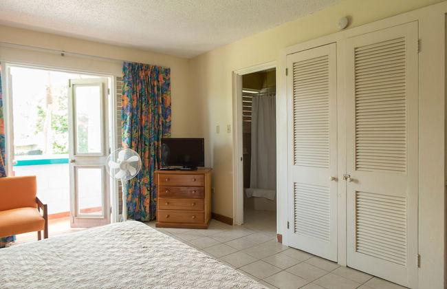 Point Village Studios and Suites - Photo 9