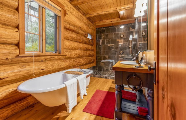 Luxury Log Chalet | Pool + Private HotTub | Ski In/Out | Overlooking Greywolf GC - Photo 28