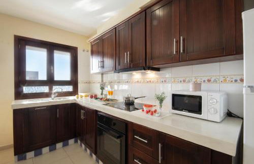 Beach apartment with terrace and pool - Foto 4