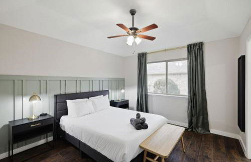 5-Bed 2-Bath with Pool & Backyard Retreat - Foto 23