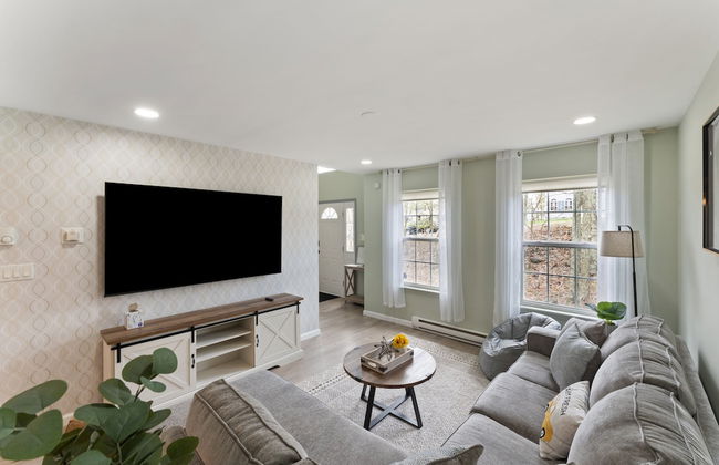 Amazing Vacation House In Poconos~hottub~game Room 6 Bedroom Home - Foto 17