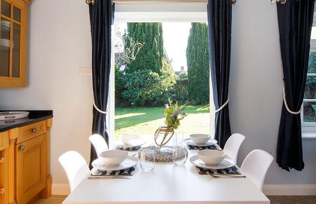 Quaint Coastal Cottage - 5 Mins From Beach - Foto 2