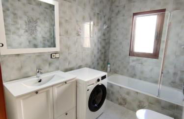 Villa with stunning sea views - Photo 12