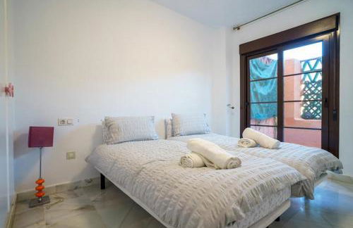 Stunning 3BR in Hacienda Del Sol Beach & Pool - Photo 14