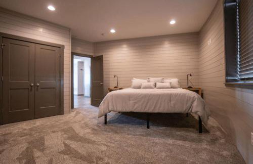 Dual Cabin- Yellowstone Family Retreat- Sled Hill - Foto 19