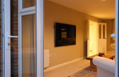 Luxury 6-Bedroom House 5 minutes from Bicester Village Shopping Outlet - Perfect for Business and Family Stays! Private Parking for 4 Cars! - Photo 24
