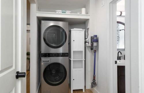 Serene Place Walk to UF Stadium Near Shands & Downtown - Foto 27