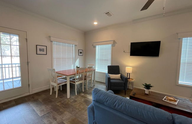 NEW 3bed 2bath With Creek and Open Spaces - Foto 2