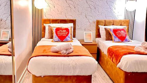 Luxe Smart Home - Basildon Serviced Accommodation - 7 Mins Walk To Basildon Town Centre, Hospital & Train Station - Foto 1