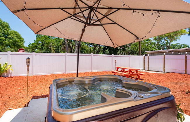 Sleeps 4 Hot Tub Fenced INN - Foto 8