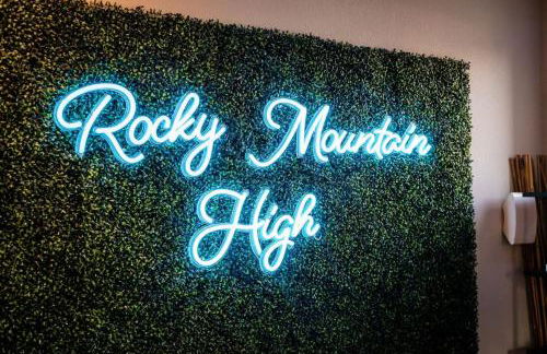 Modern And Spacious Townhouse Blocks from Downtown - Foto 14