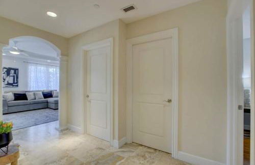 Private Patio Cali King Bed Walk to Las Olas - Foto 15