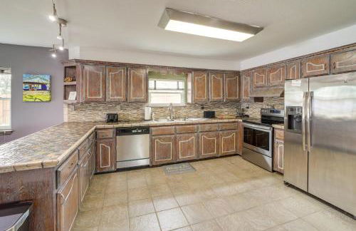 Lakefront Eufaula Cabin with Fire Pit and Private Dock - Foto 5