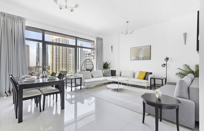 WelHome - Urban Retreat With Terrace And City Views - Photo 1