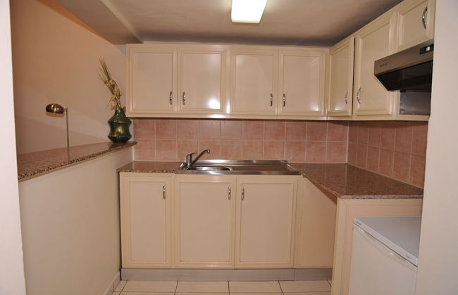 Imperial Hotel - Photo 8