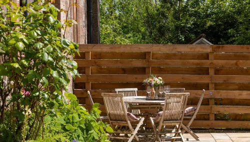 Laundry Cottage: Drumlanrig Castle - Foto 5, Garden, Garden view