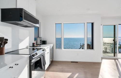 Black Swan- Beachfront Home with Year-Round Jacuzzi - Foto 17