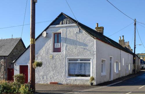 Macdonald Cottage - Photo 1