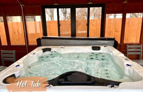 5BR Home Hot tub, fenced backyard #CO - Foto 52