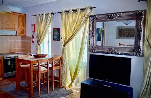 The Corner House - Charming Rustic Home in the Heart of Monchique - Foto 9