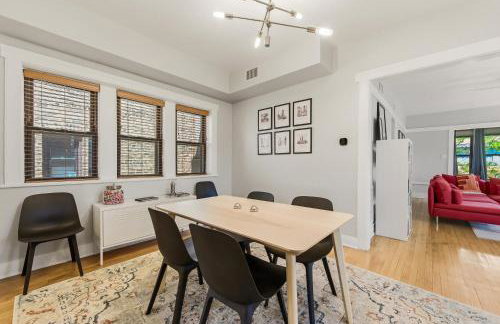 Steps to the Lakefront! This Uptown Beauty is Everything You Need for a Perfect Chicago Getaway condo - Foto 9