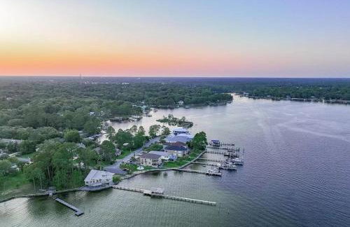 FEATURED ON HGTV'S MY LOTTERY DREAM HOME! Private dock, 15 minute boat ride to Crab Island, 20 minute drive to Destin, Pet Friendly - Foto 38