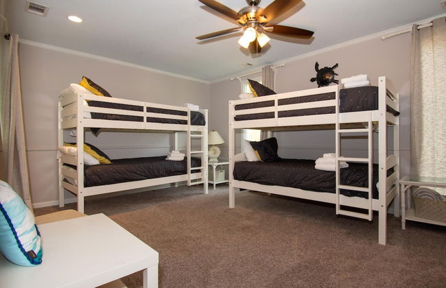 5bd, 3Ba Home Sleeps 14 Comfortably, Close to the Beach and Club Amenities - Photo 5