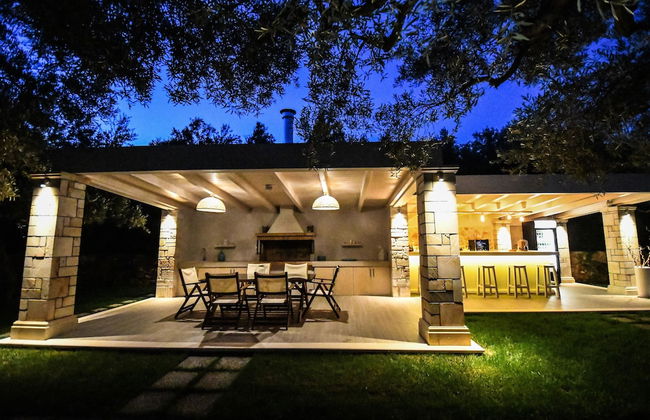 Artina Luxury Villa - Photo 51