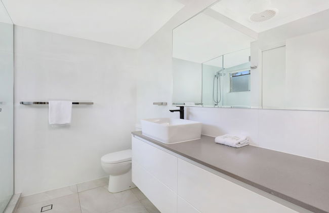 Coral Beach Noosa Resort - Photo 32