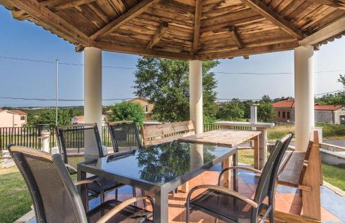 Stunning Home In Porec - Photo 4