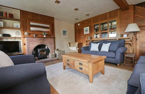 WALK TO THE BEACH, spacious cottage with sea views - Foto 2