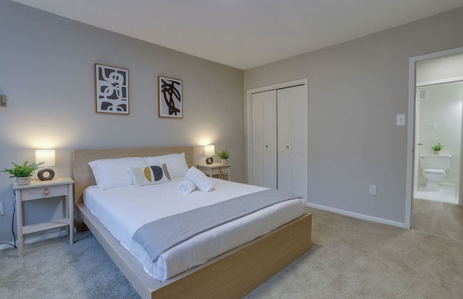 Elegant Apartments Near the Pentagon - Photo 35