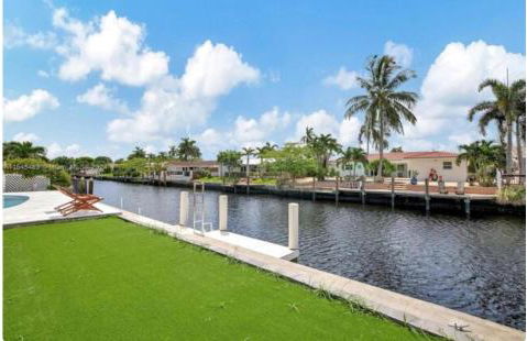 Waterfront Villa with 3 bedroom private suites - Foto 33