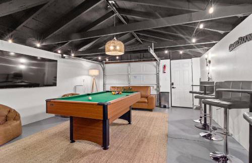 Game Room and Huge Yard with Fire Pit Yard Games and BBQ Near UE and Downtown - Foto 33