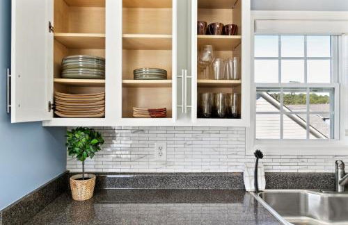 Modern 6BR Haven with Playroom, Gym & Deck! home - Photo 21