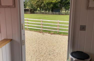 The Shepherd's Hut - Foto 6