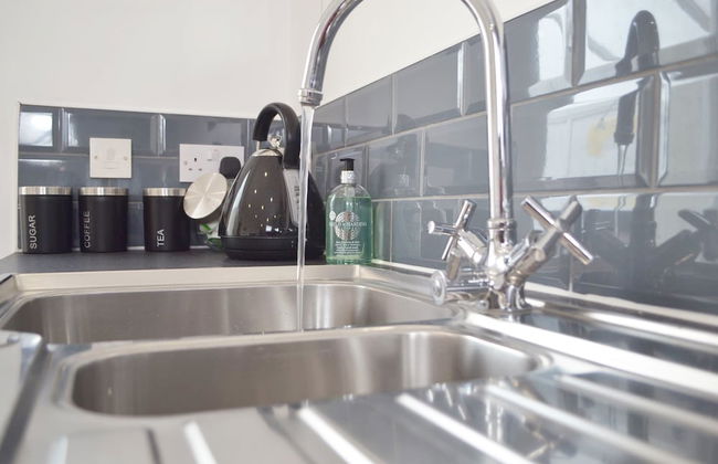 No 40, 5 beds, sleeps 7 - Photo 22