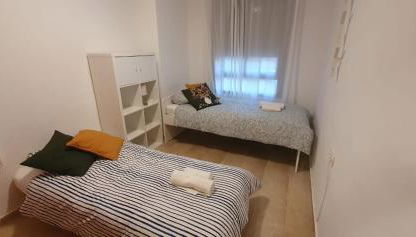 Gran piso cerca Centro Comercial y Playa - Foto 2