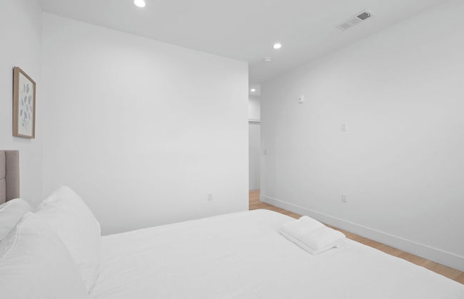 Not Affected by the Fire/modern 5BR Home With Full Amenities & Parking #2 - Foto 19