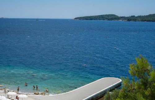 Apartmani D & J with Heated Pool & Stunning Sea View - Photo 43