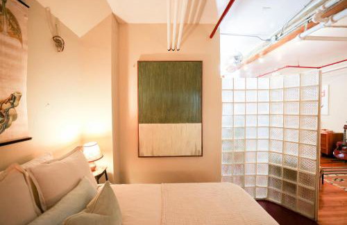 Artistic Vintage Loft in Williamsburg - Photo 9