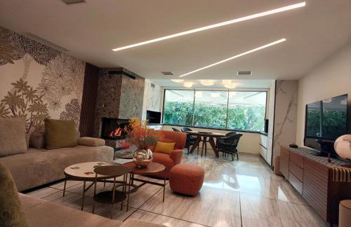 Sandy's Superior Suite - Photo 19