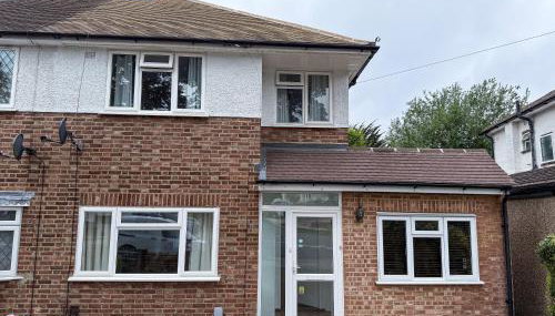 Bassetts House - Spacious! - Sleeps 7 - Close to PRUH Hospital - Free Parking - Foto 2