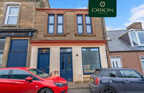ORION SHORT STAYS is a Renewable Energy Specialist accommodation Provider based in Dundee, We have many properties available for large groups, ASK us for more details and for Custom Quotes, Many properties close to the PORTs and for Large Teams of 100 - Foto 56