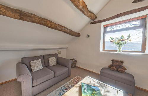 Beautiful 16th Century Ty Cerrig Cottage, set in stunning grounds with great views - Photo 10