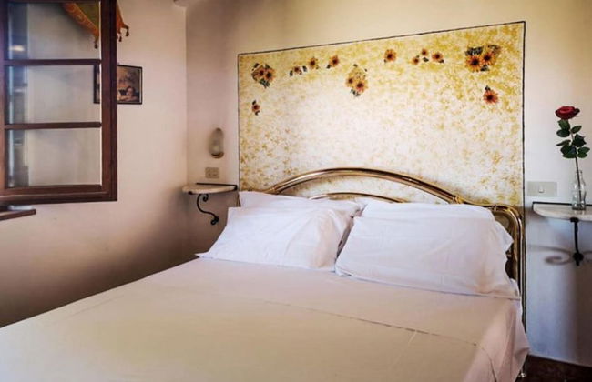 Laurel apt With Shared Pool - Photo 10