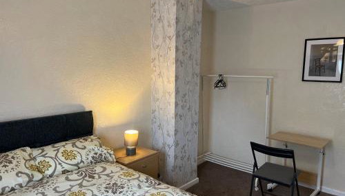 Five Oaks House- Entire 3 Bedroom House for Family & Contractors with up to 5 sleep- NO PARTIES ALLOWED - Foto 3